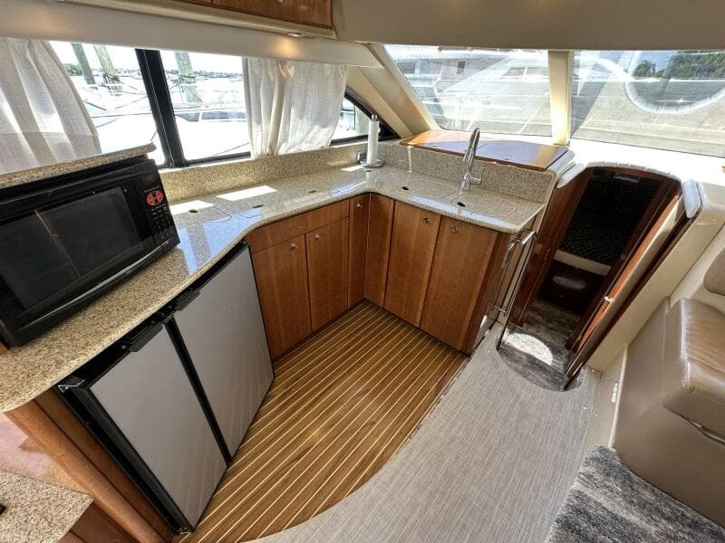 2007 Meridian 411 Sedan Bridge