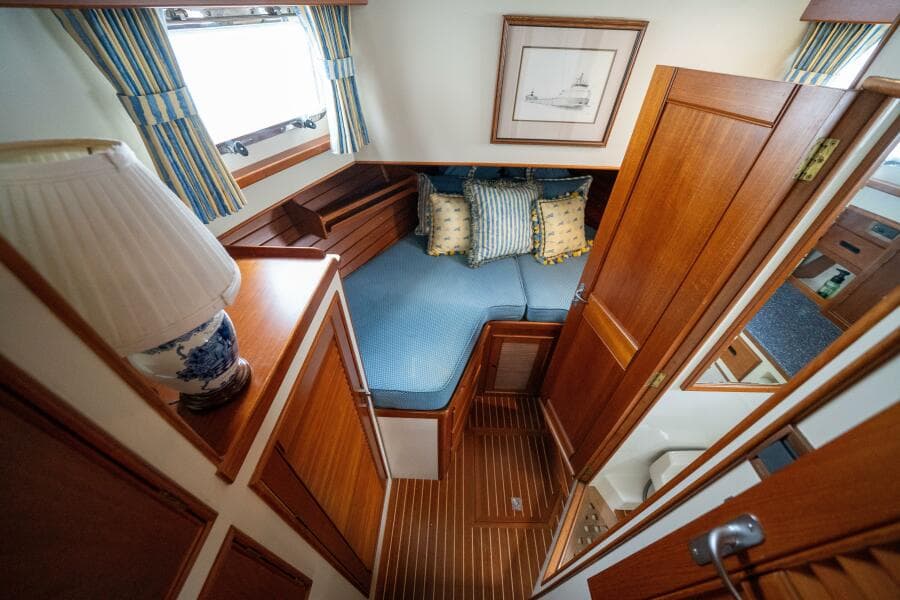 2001 Grand Banks 42 Classic