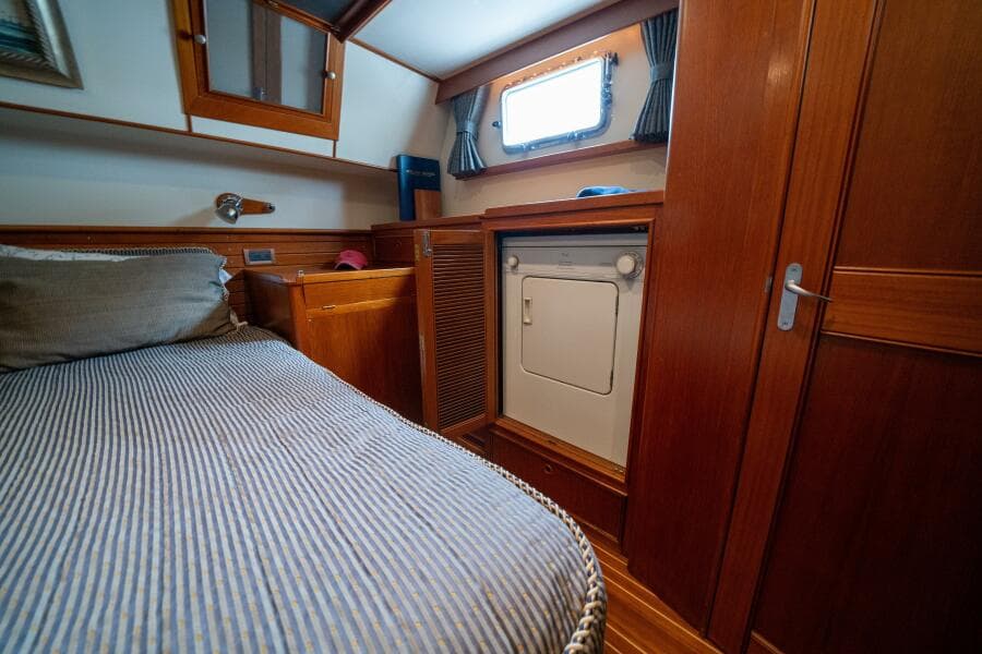 2001 Grand Banks 42 Classic