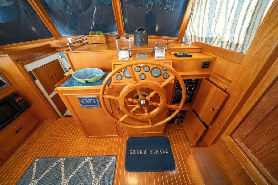 2001 Grand Banks 42 Classic