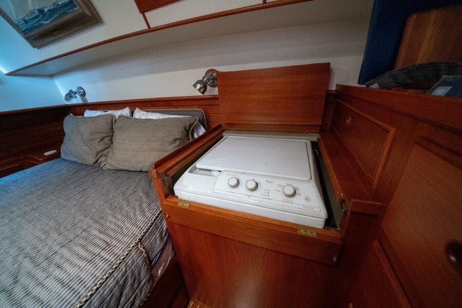 2001 Grand Banks 42 Classic