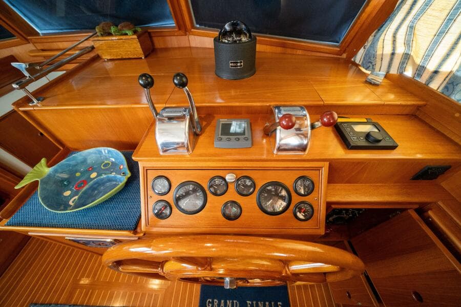 2001 Grand Banks 42 Classic