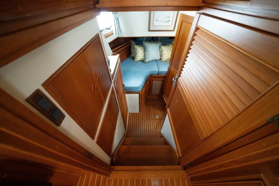 2001 Grand Banks 42 Classic