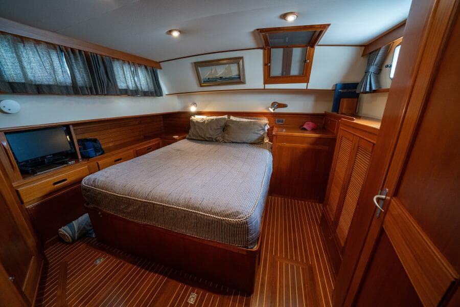 2001 Grand Banks 42 Classic