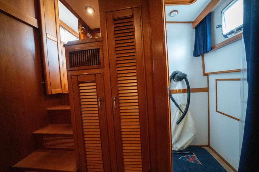 2001 Grand Banks 42 Classic