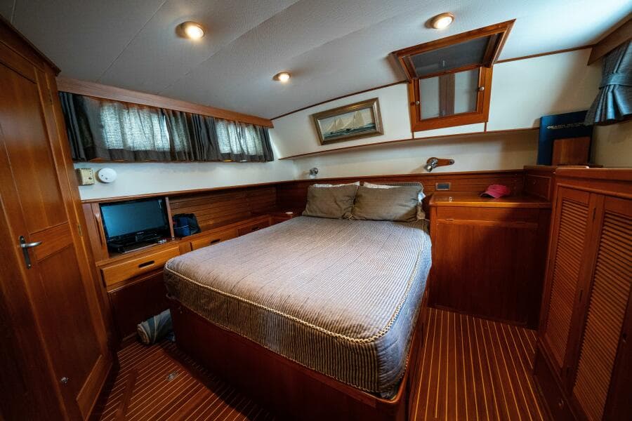 2001 Grand Banks 42 Classic