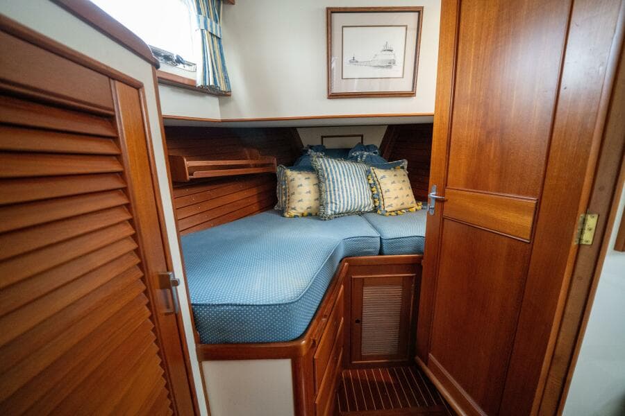2001 Grand Banks 42 Classic