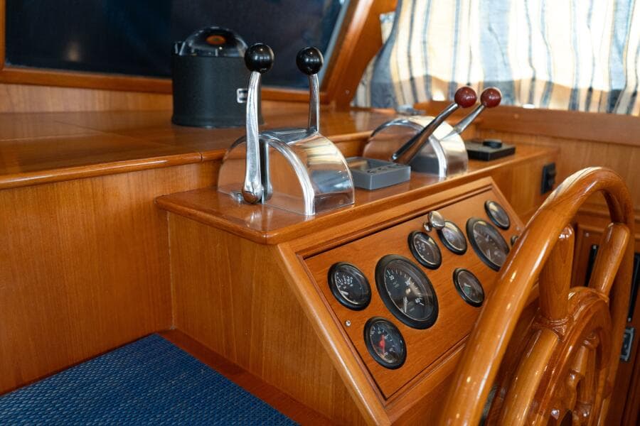 2001 Grand Banks 42 Classic