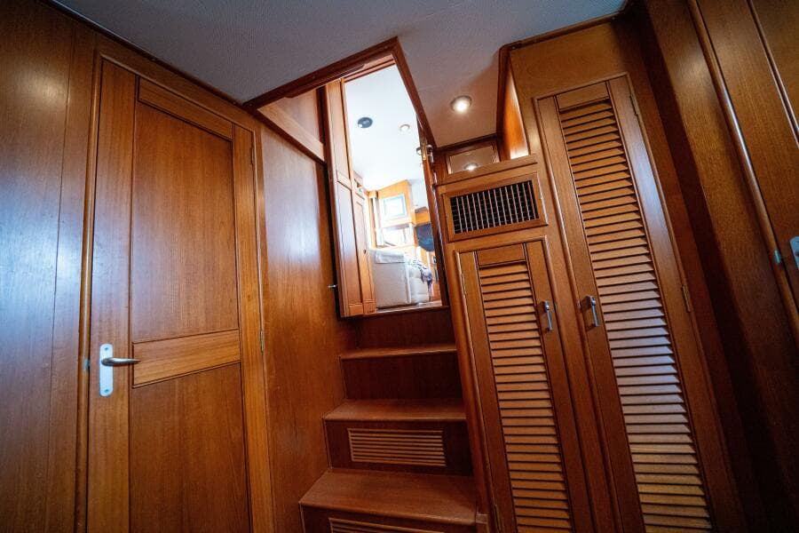 2001 Grand Banks 42 Classic
