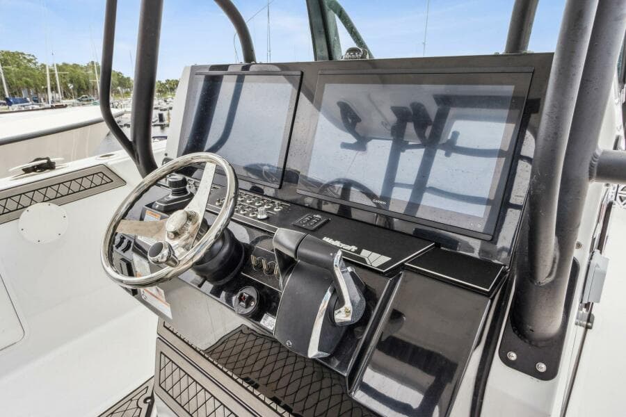 2023 Wellcraft 352 Fisherman Center Console