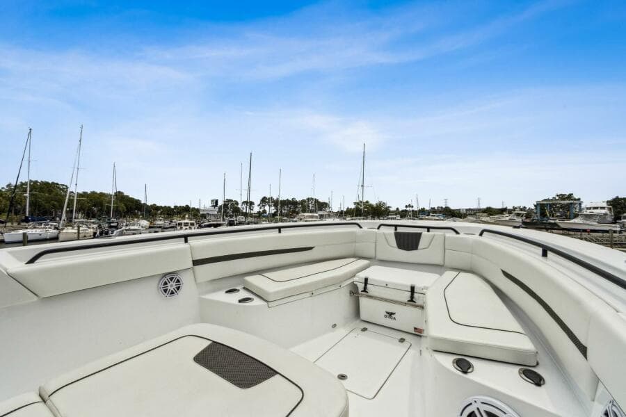 2023 Wellcraft 352 Fisherman Center Console