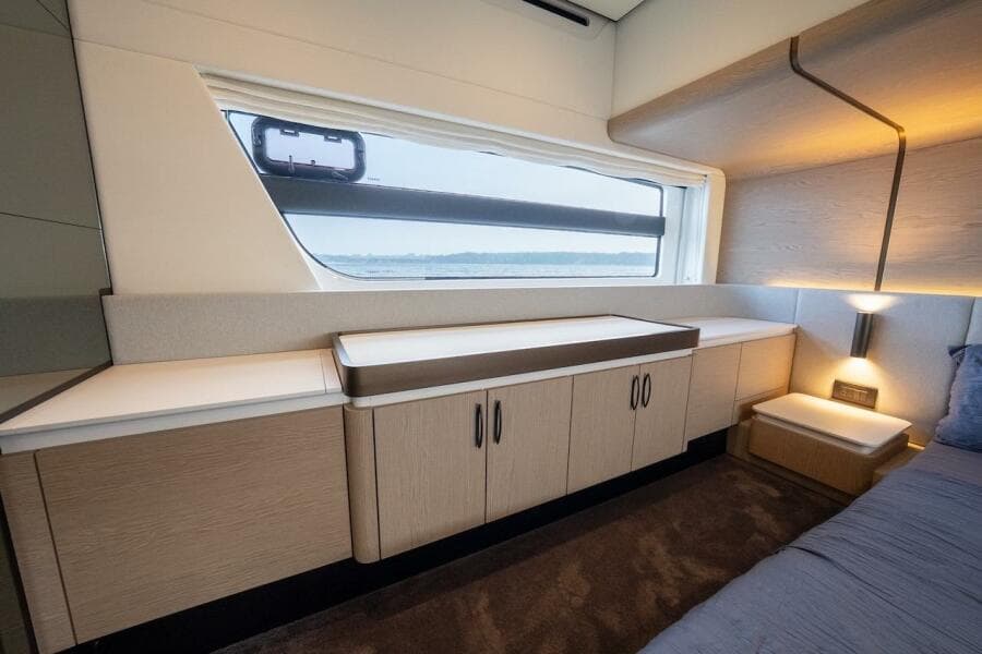 2023 Azimut Fly 53