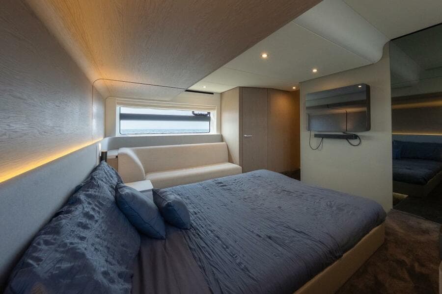 2023 Azimut Fly 53