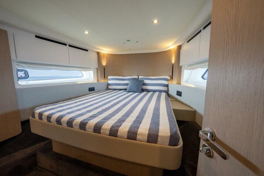 2023 Azimut Fly 53