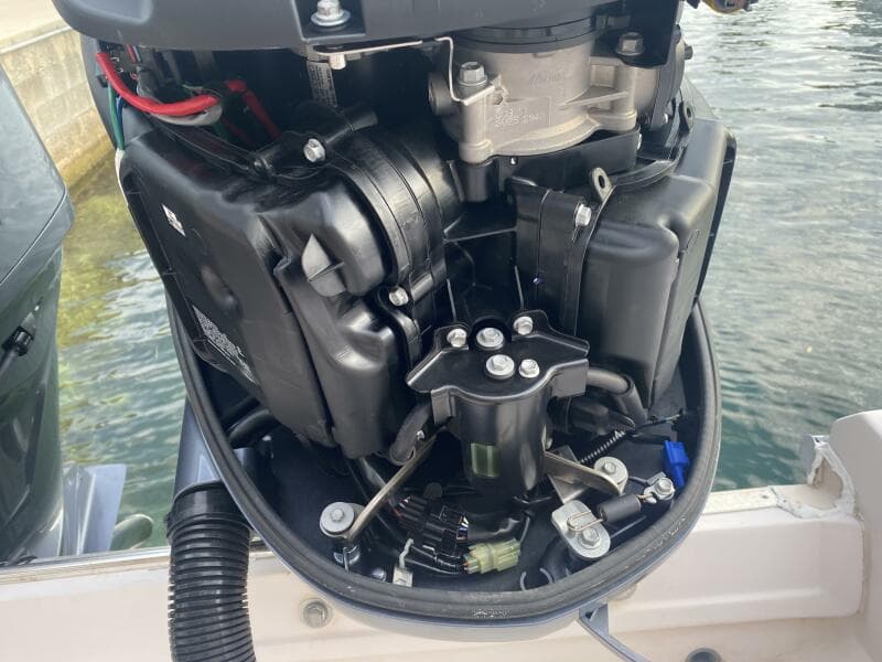 2005 Grady-White Marlin 300