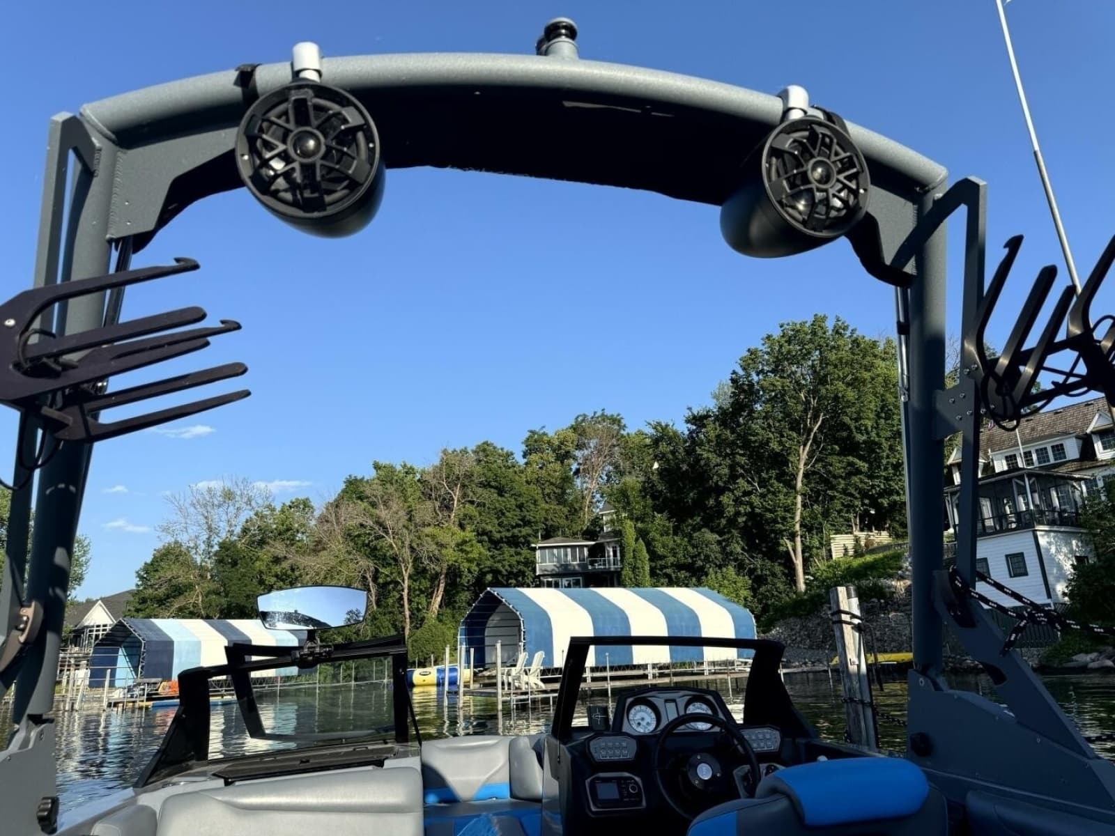 2020 Axis T23