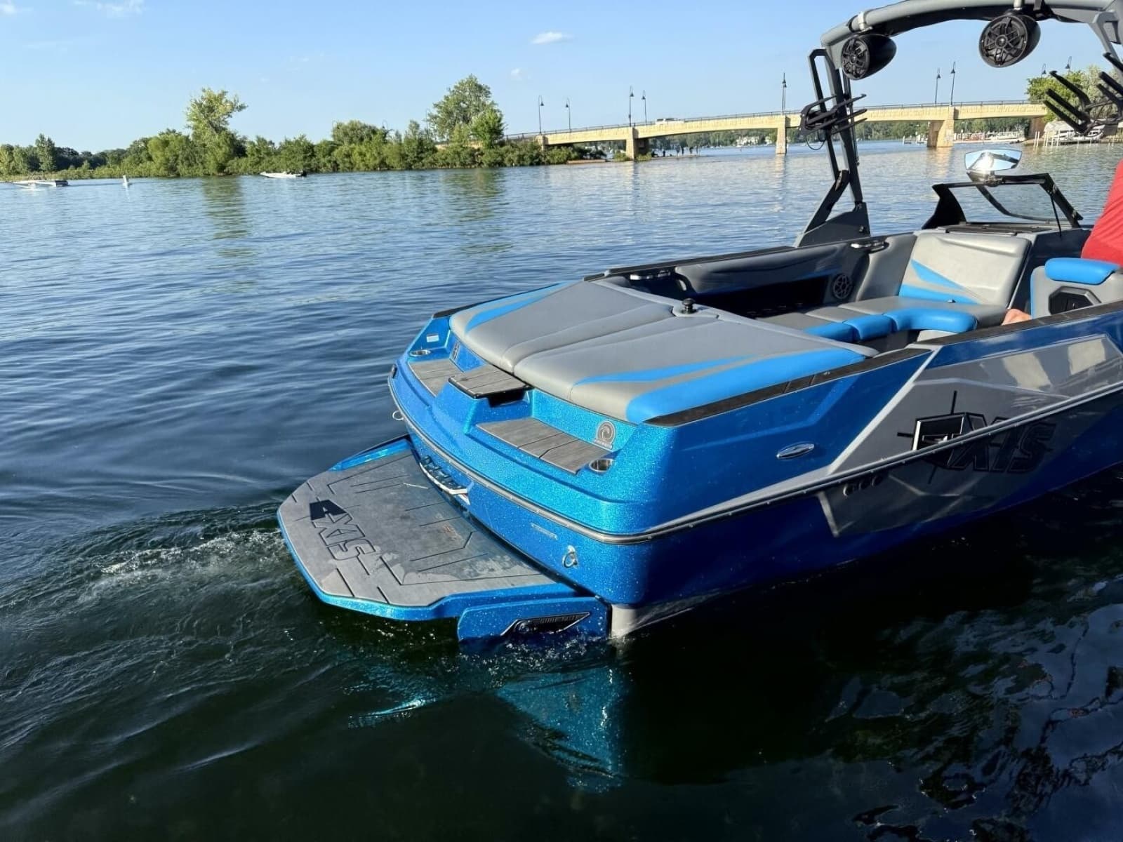 2020 Axis T23