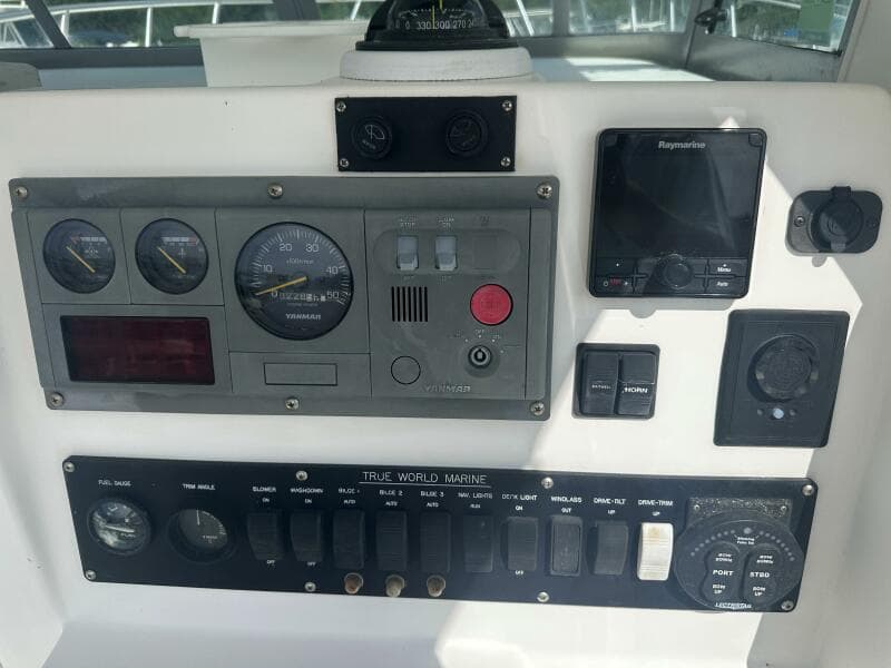 2003 True World Marine TE 288