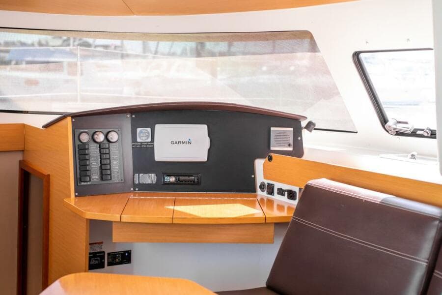 2013-fountaine-pajot-lipari-41-sail-9392749-20240517061353944-1_XLARGE.jpg