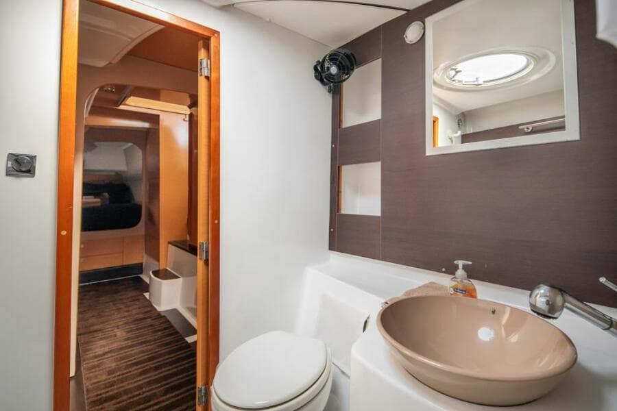 2013-fountaine-pajot-lipari-41-sail-9392749-20240517061437182-1_XLARGE.jpg