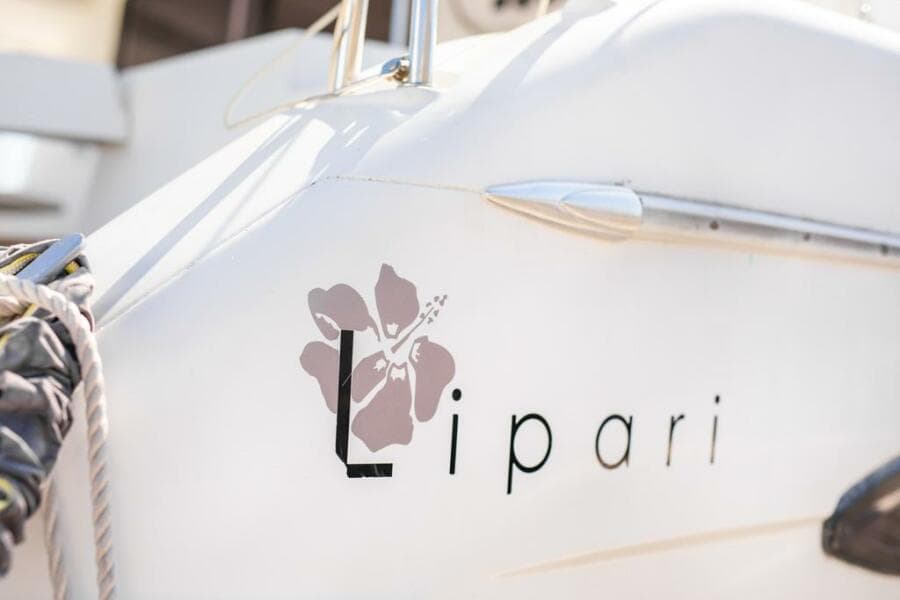 2013-fountaine-pajot-lipari-41-sail-9392749-20240517061718664-1_XLARGE.jpg