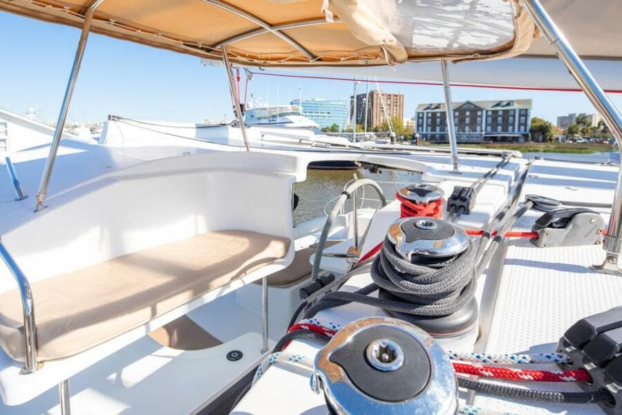 2013-fountaine-pajot-lipari-41-sail-9392749-20240517061309472-1_XLARGE.jpg
