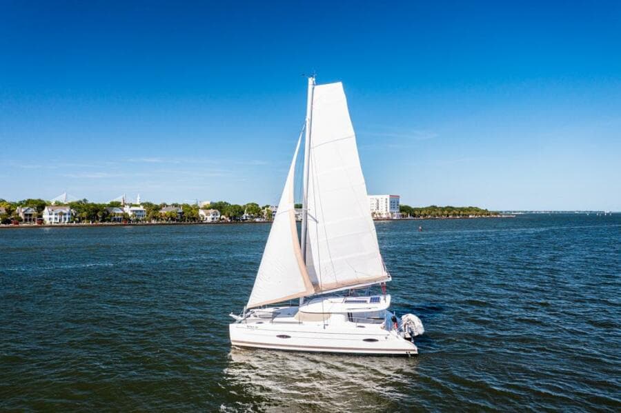 2013-fountaine-pajot-lipari-41-sail-9392749-20240517060926027-1_XLARGE.jpg