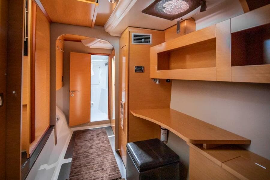 2013-fountaine-pajot-lipari-41-sail-9392749-20240517061412049-1_XLARGE.jpg
