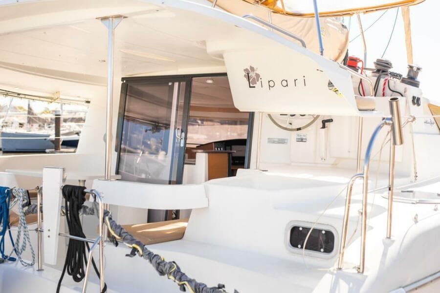 2013-fountaine-pajot-lipari-41-sail-9392749-20240517061700233-1_XLARGE.jpg
