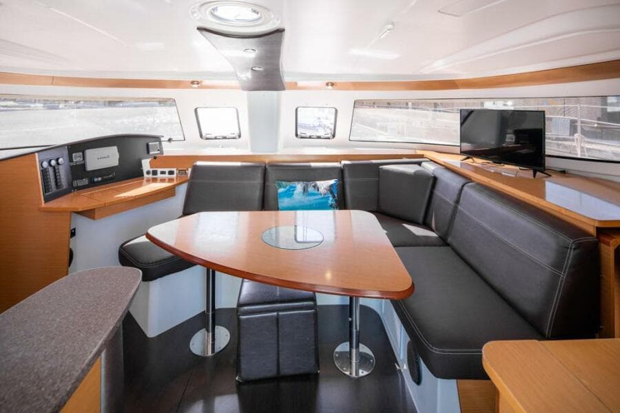 2013-fountaine-pajot-lipari-41-sail-9392749-20240517061341002-1_XLARGE.jpg