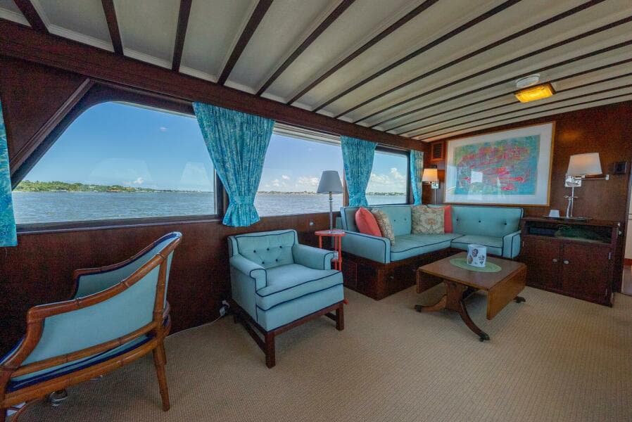 Salon To Port