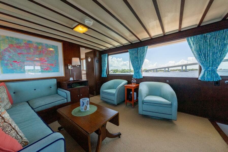 Salon To Starboard