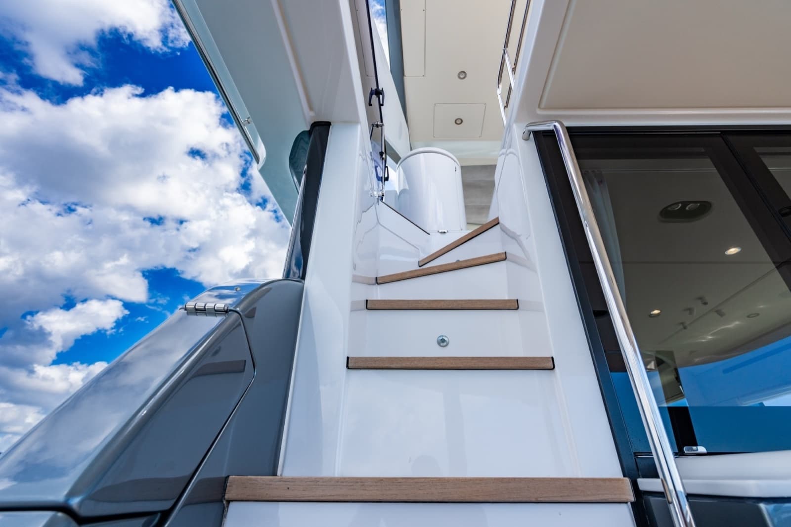 2023 Azimut Fly 68