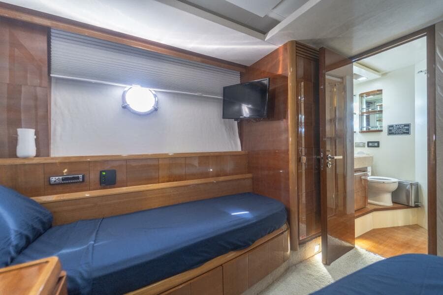 2008 Azimut 75