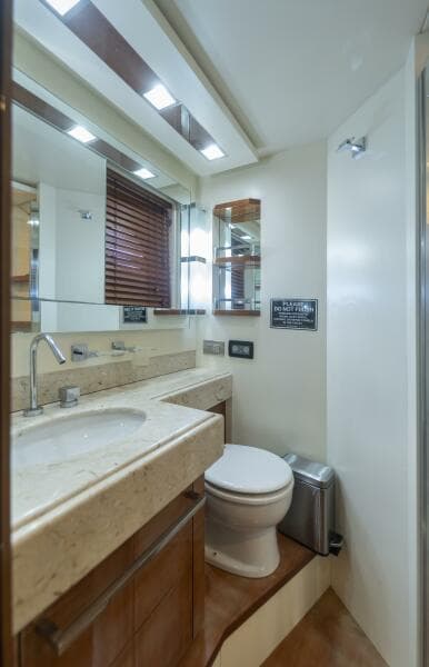 2008 Azimut 75