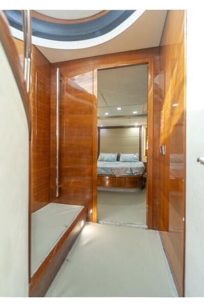 2008 Azimut 75