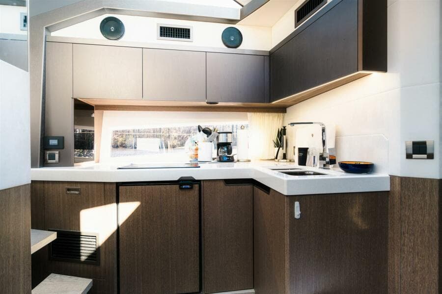 2023 Galeon 425 HTS