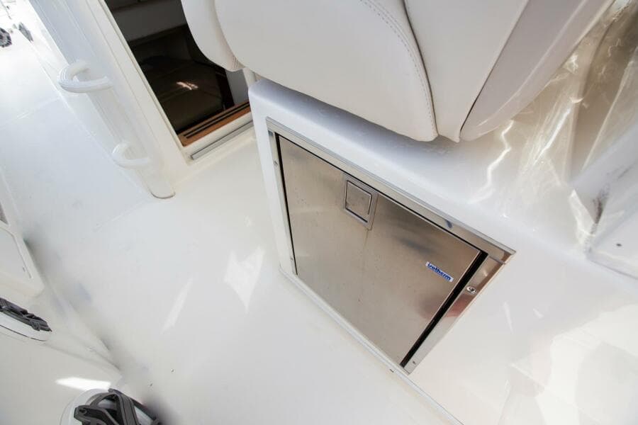 2023 Boston Whaler 380 Outrage