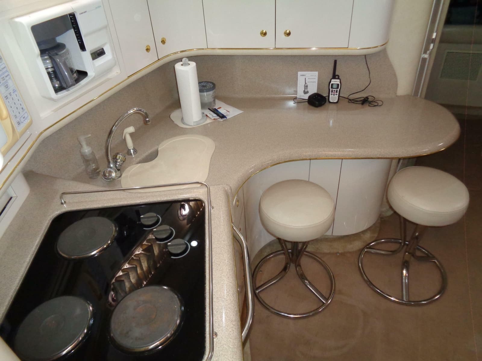1997 Sea Ray 370 Sundancer