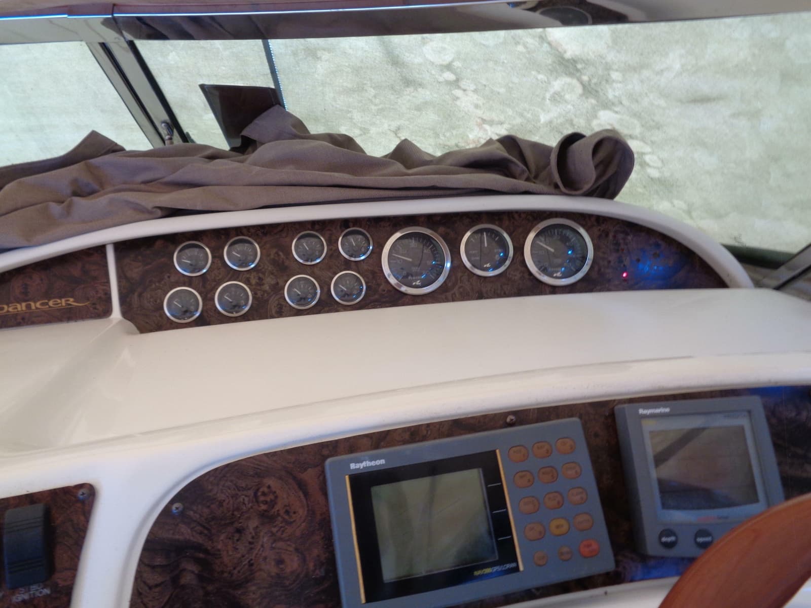 1997 Sea Ray 370 Sundancer