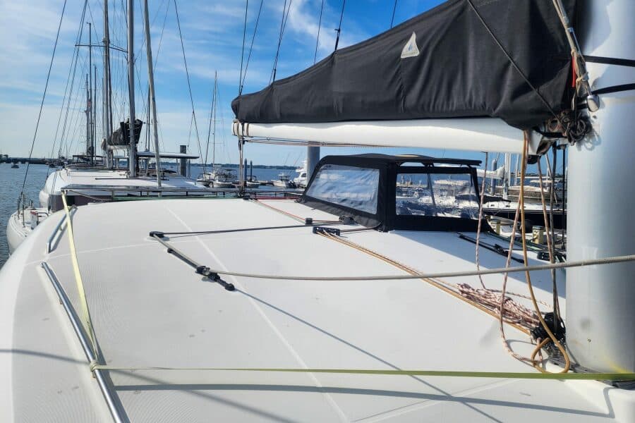 2012-lagoon-400-sail-9767240-20250815081008310-1.jpg