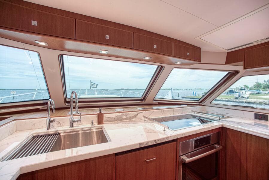 2023 Marlow Explorer 70E-CB