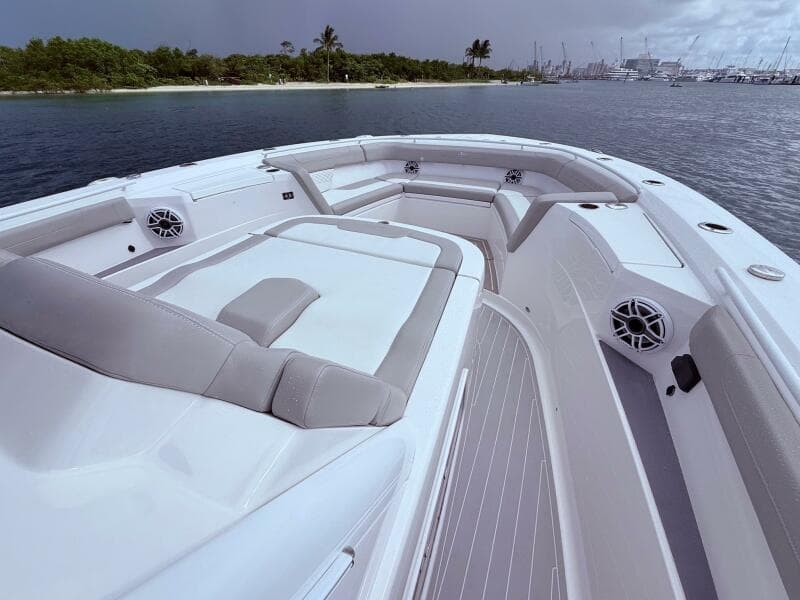 2006 Carver 43 Motor Yacht