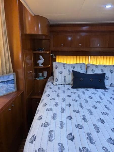 2006 Carver 43 Motor Yacht