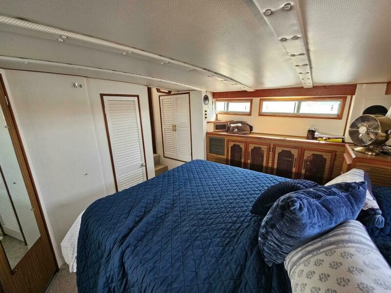 1977 Viking 43 Aft Cabin