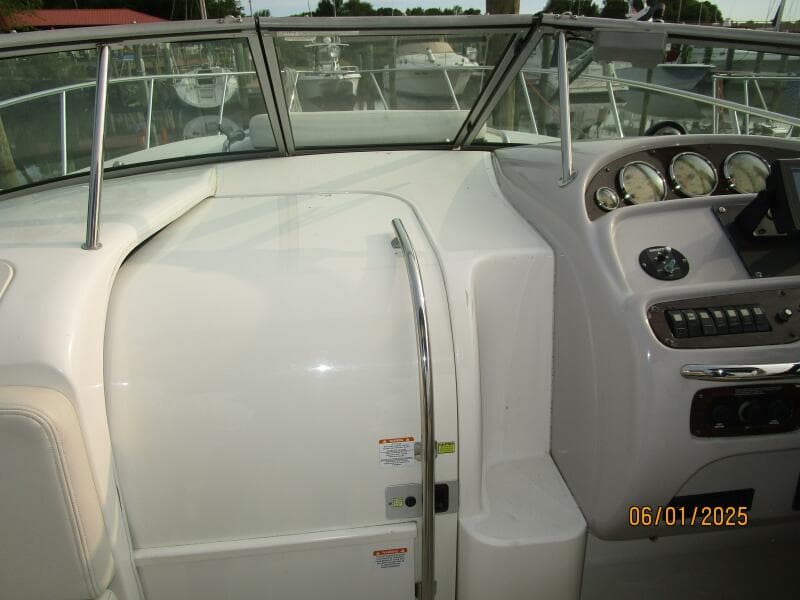 29' Chaparral windshield pass-thru step