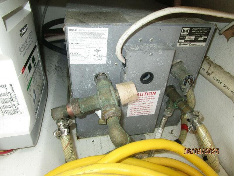 28' Cutwater water heater