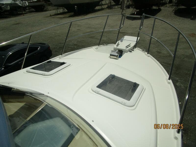 28' Cutwater foredeck2
