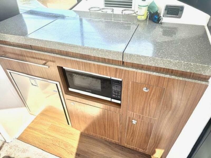 2020 Four Winns Vista 355 Coupe OB