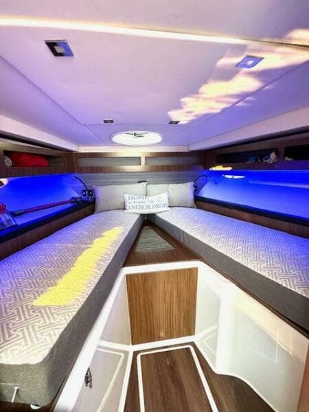 2020 Four Winns Vista 355 Coupe OB